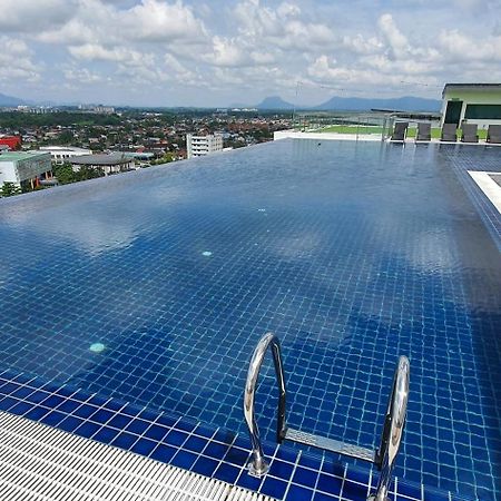 Kozi Square New Sgh Cozy Home 8A Kuching Exterior photo
